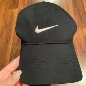 Black Nike hat